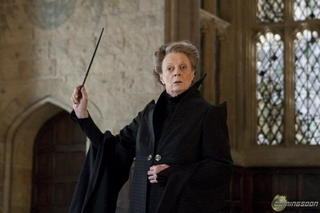 Illustration for article titled More Harry Potter set photos and It All Ends posters
